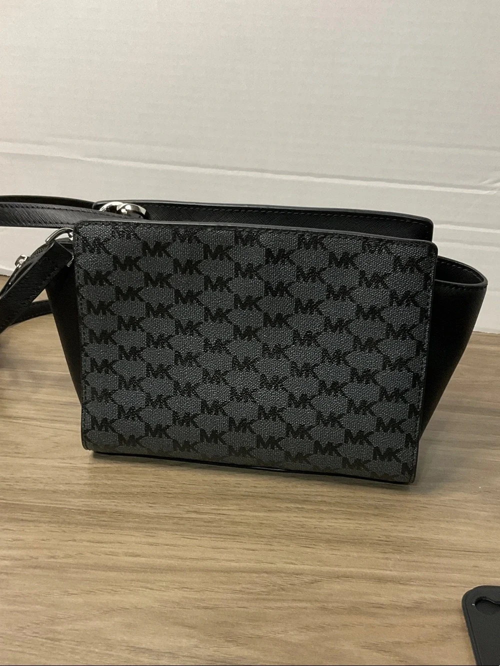 Michael Kors compact michael